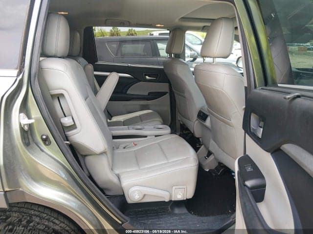 2018 TOYOTA HIGHLANDER XLE 8