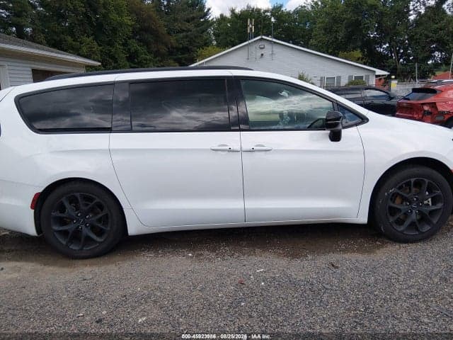 2025 CHRYSLER PACIFICA LIMITED 14