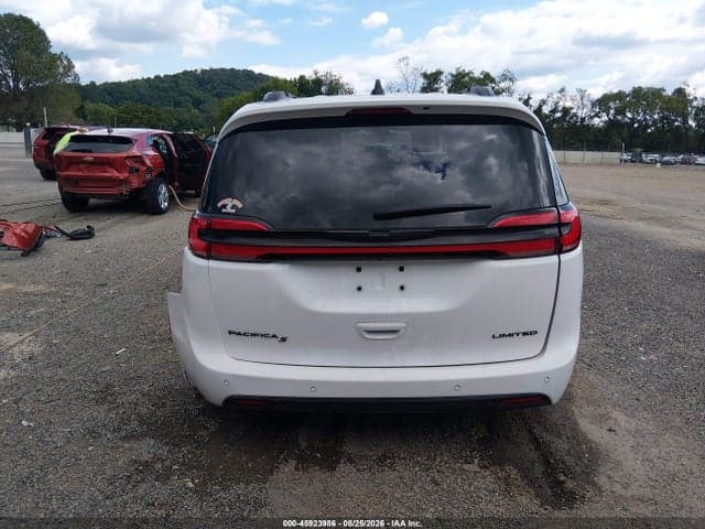 2025 CHRYSLER PACIFICA LIMITED 17