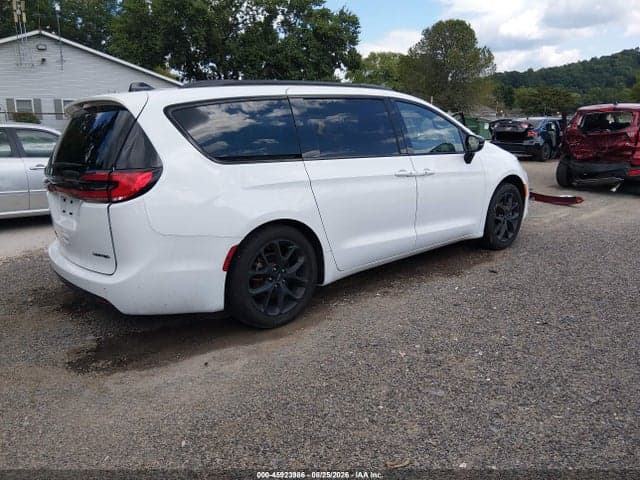 2025 CHRYSLER PACIFICA LIMITED 4