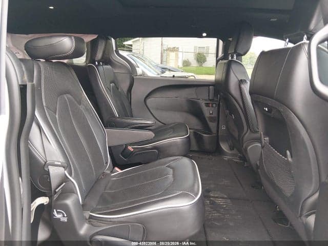 2025 CHRYSLER PACIFICA LIMITED 8