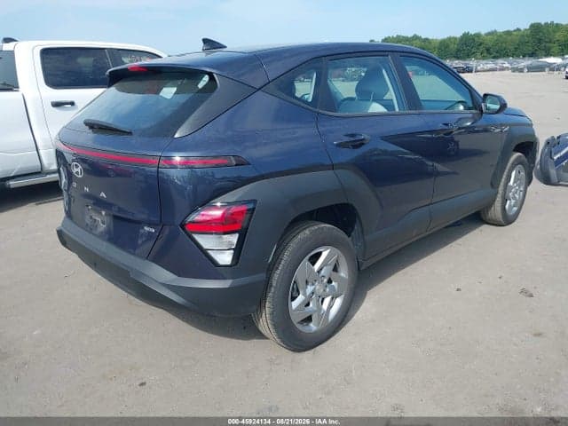 2024 HYUNDAI KONA SE 4