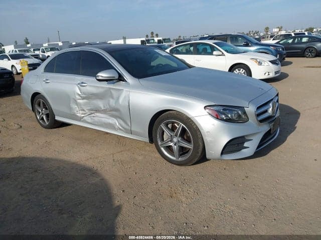 2017 MERCEDES-BENZ E 300 4MATIC 1