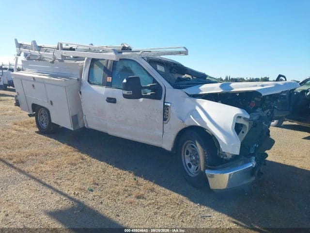2022 FORD F-350 CHASSIS XL