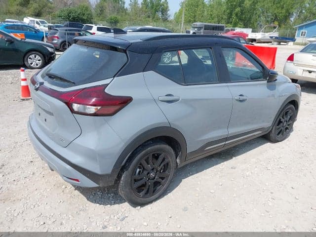 2023 NISSAN KICKS SR XTRONIC CVT 4