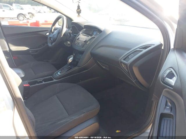 2017 FORD FOCUS SE 5