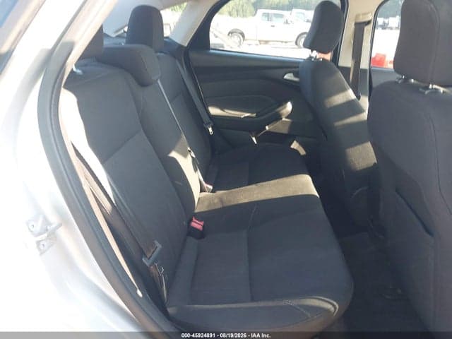 2017 FORD FOCUS SE 8