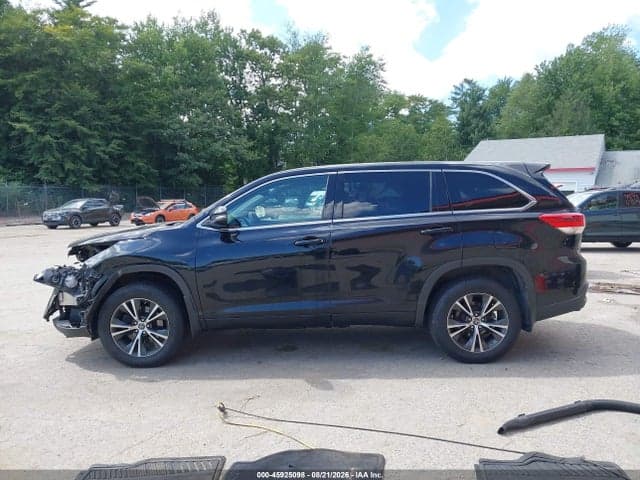 2018 TOYOTA HIGHLANDER LE 14