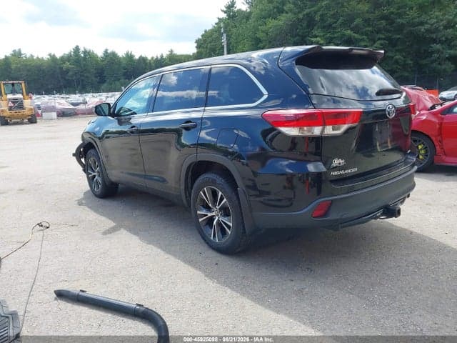 2018 TOYOTA HIGHLANDER LE 3