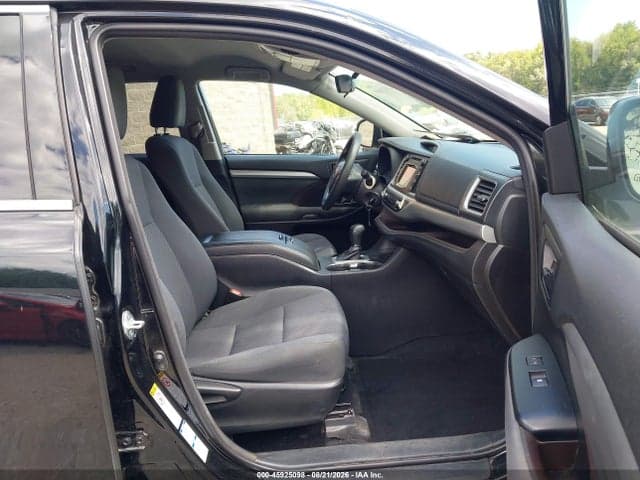 2018 TOYOTA HIGHLANDER LE 5