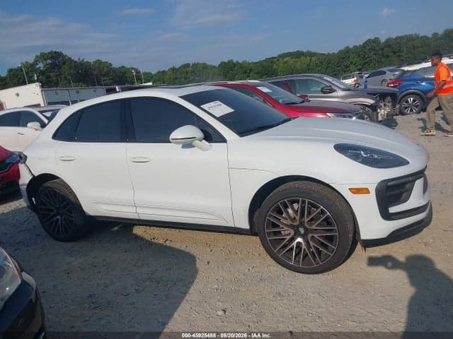 2025 PORSCHE MACAN T 13