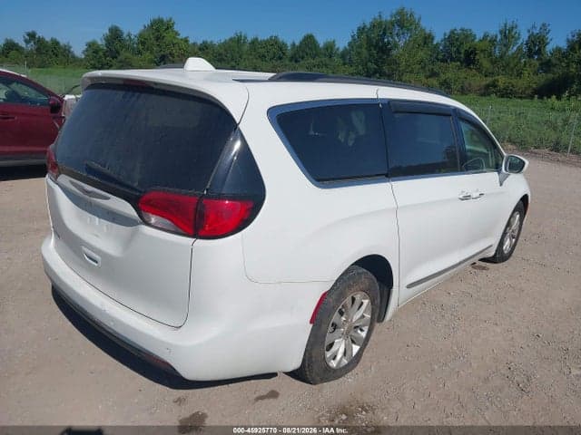 2017 CHRYSLER PACIFICA TOURING-L 4