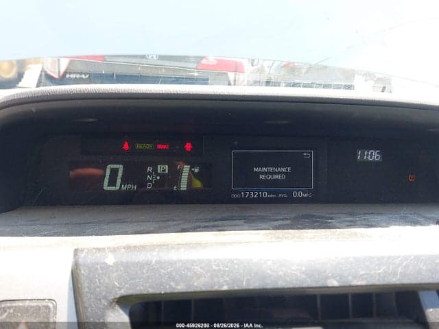 2017 TOYOTA PRIUS V FOUR 7