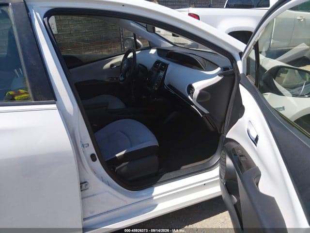 2022 TOYOTA PRIUS LE AWD-E 5