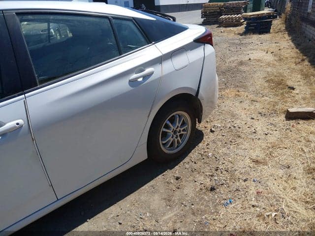 2022 TOYOTA PRIUS LE AWD-E 6