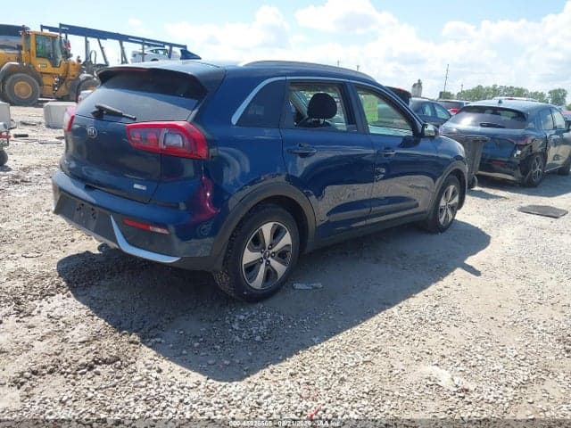 2017 KIA NIRO LX 4