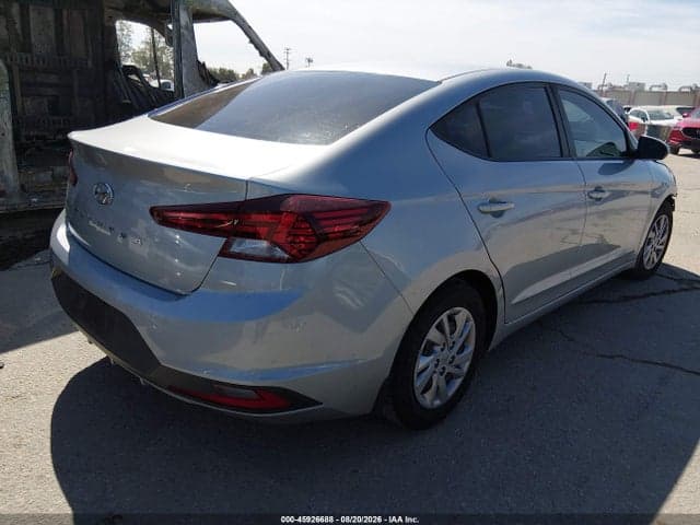 2020 HYUNDAI ELANTRA SE 4