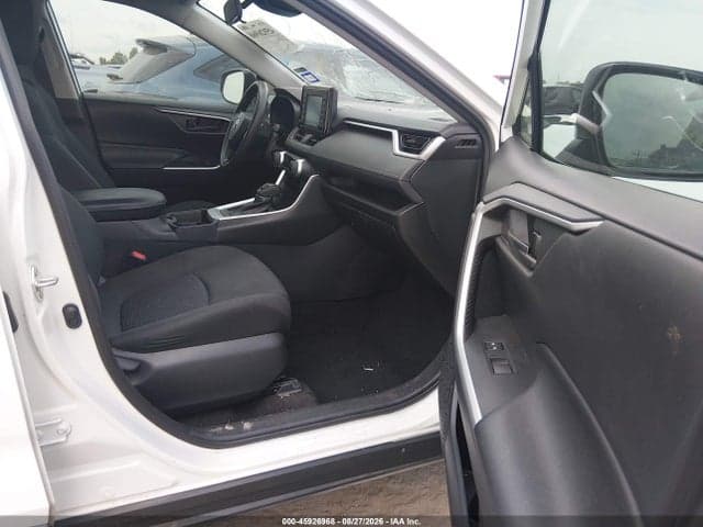 2019 TOYOTA RAV4 LE 5