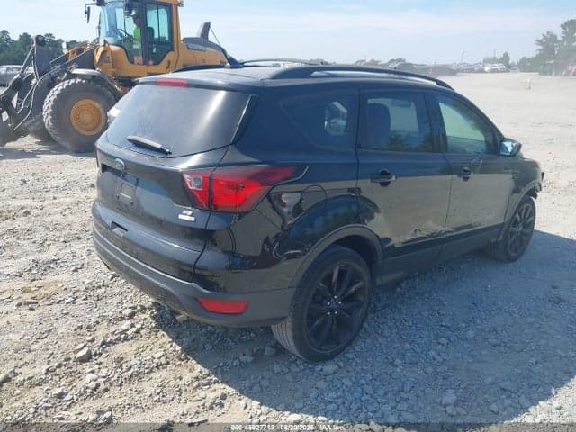 2019 FORD ESCAPE SE 4