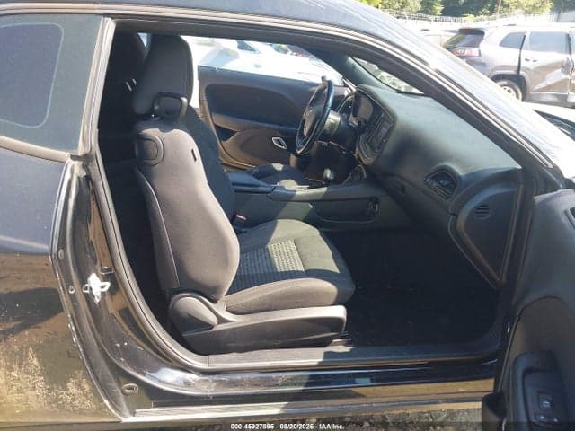 2017 DODGE CHALLENGER SXT 5
