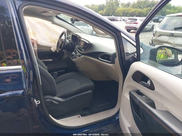 2017 CHRYSLER PACIFICA TOURING 5