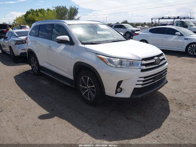 2019 TOYOTA HIGHLANDER XLE 1