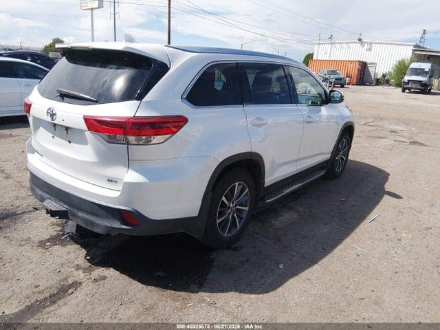 2019 TOYOTA HIGHLANDER XLE 4