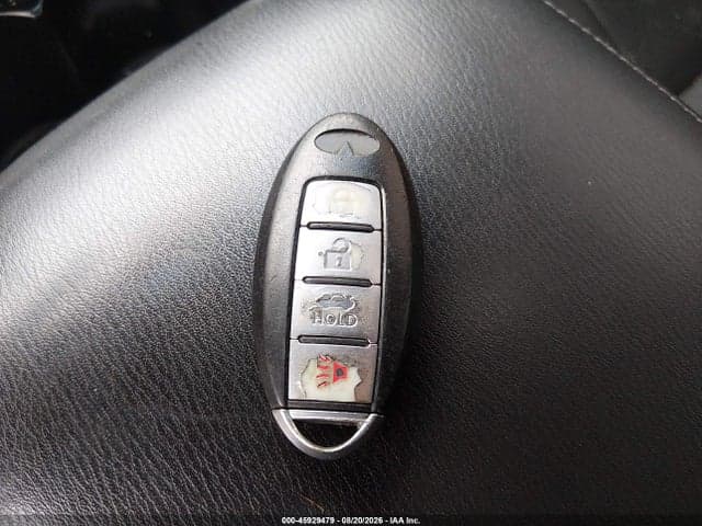 2017 INFINITI Q70 3.7 11