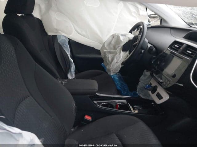 2017 TOYOTA PRIUS THREE 5