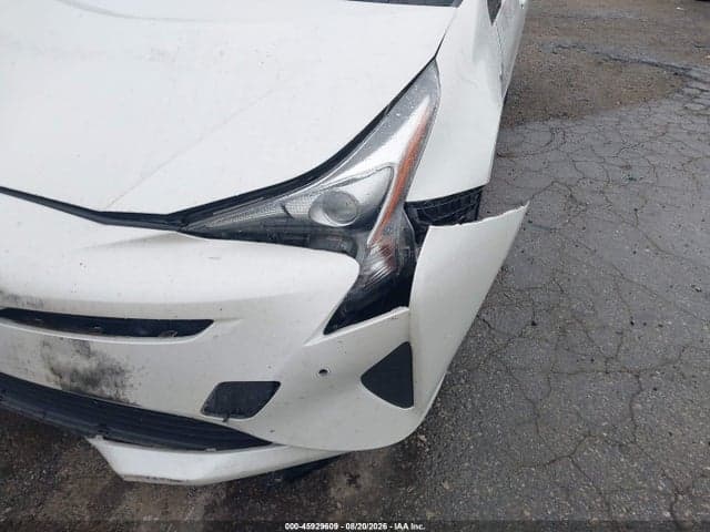2017 TOYOTA PRIUS THREE 6