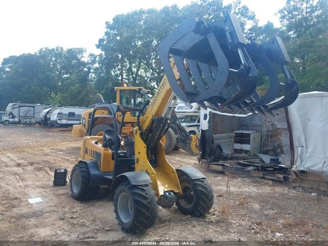 2022 SCHAFFER 2630T TRACTOR 1