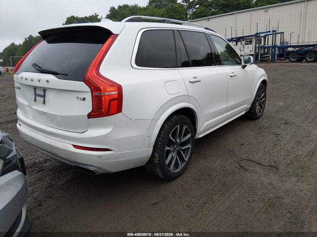 2017 VOLVO XC90 T6 MOMENTUM 4