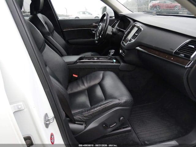 2017 VOLVO XC90 T6 MOMENTUM 5