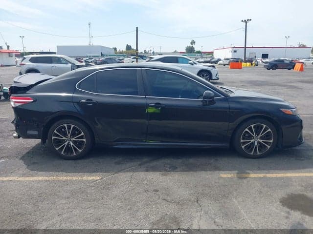2020 TOYOTA CAMRY SE 14