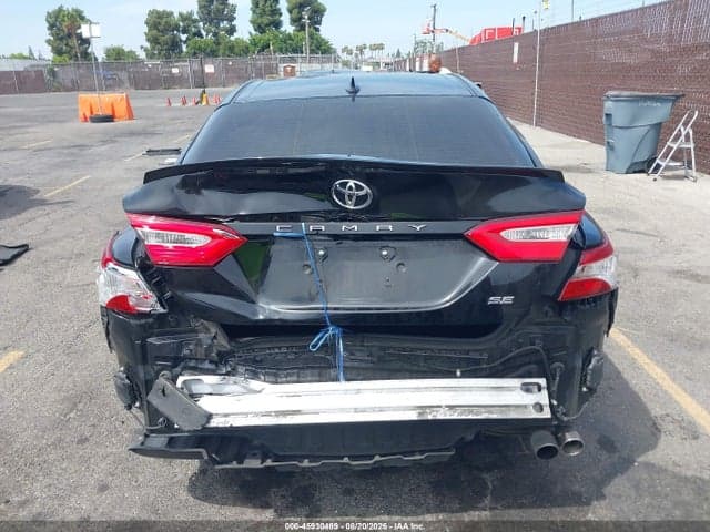 2020 TOYOTA CAMRY SE 17