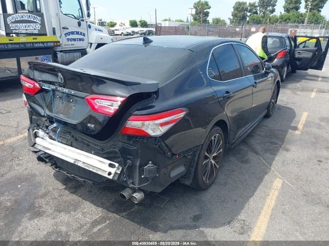 2020 TOYOTA CAMRY SE 4