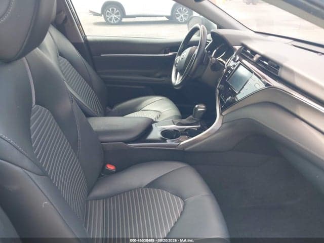 2020 TOYOTA CAMRY SE 5