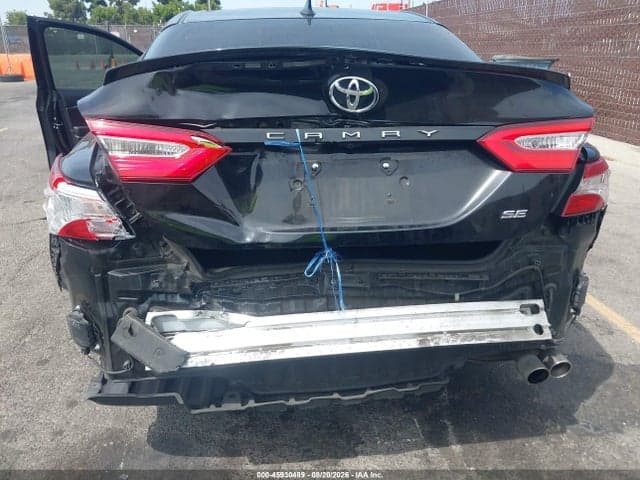 2020 TOYOTA CAMRY SE 6