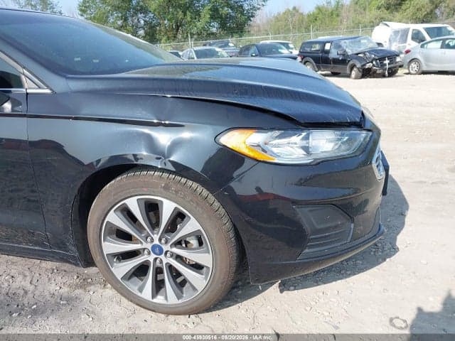 2019 FORD FUSION SE 17