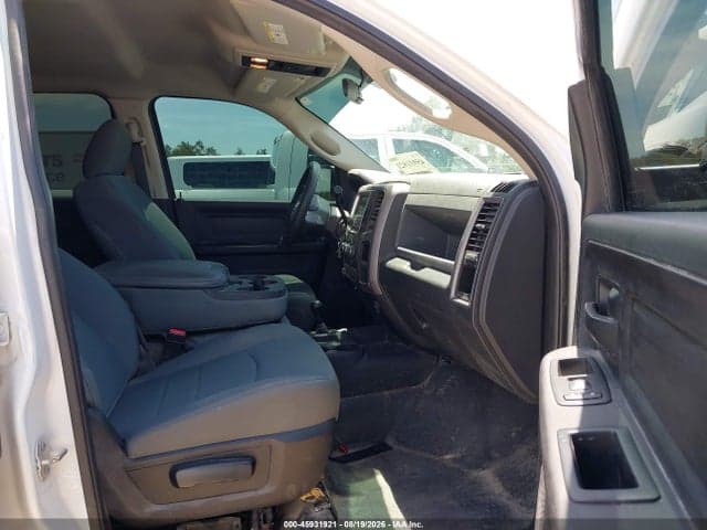 2017 RAM 2500 TRADESMAN 4X4 6'4 BOX 5