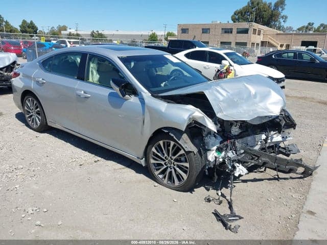 2019 LEXUS ES 300H 1