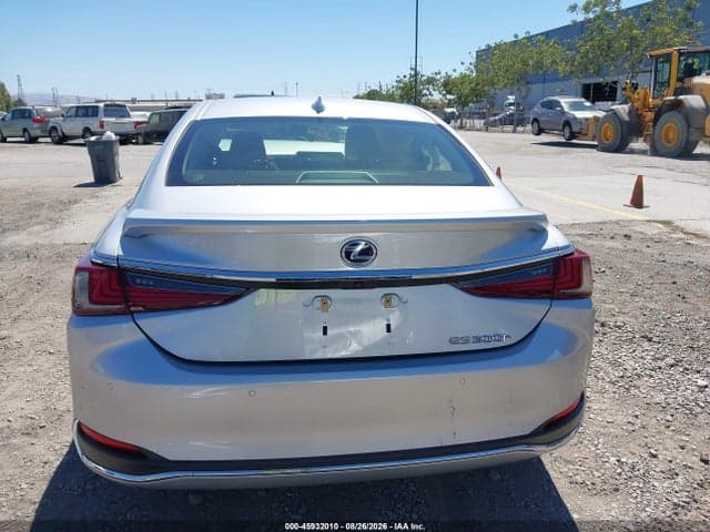2019 LEXUS ES 300H 17