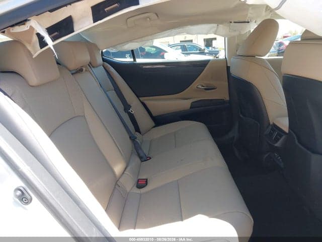 2019 LEXUS ES 300H 8