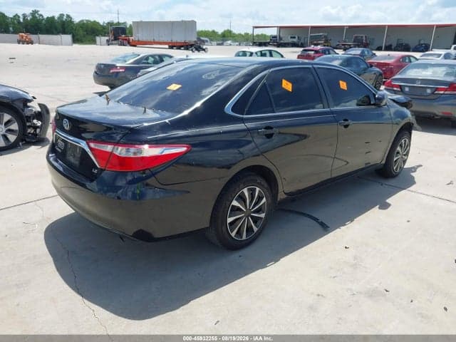 2017 TOYOTA CAMRY LE 4
