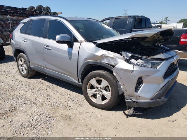 2019 TOYOTA RAV4 XLE 1