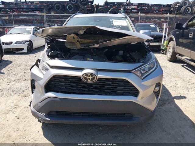 2019 TOYOTA RAV4 XLE 11