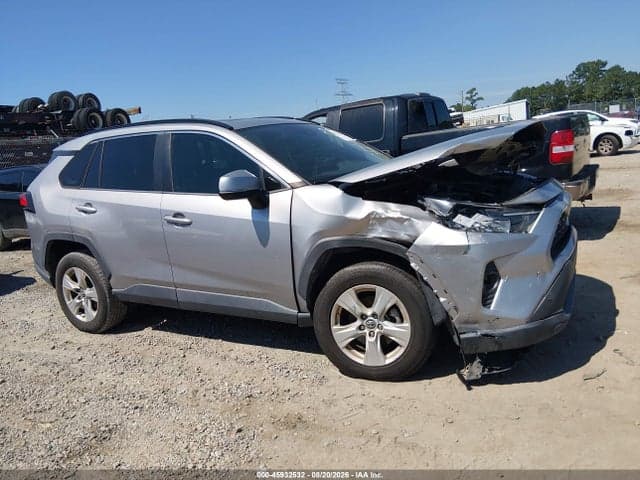 2019 TOYOTA RAV4 XLE 12