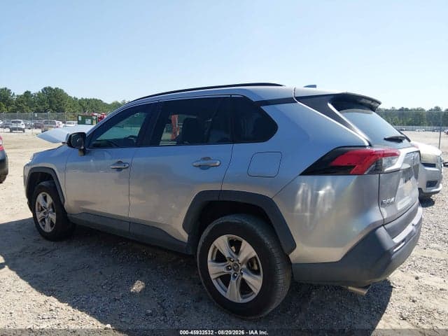 2019 TOYOTA RAV4 XLE 13