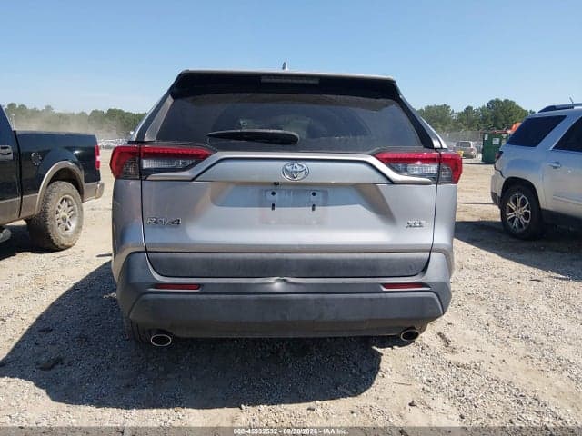 2019 TOYOTA RAV4 XLE 15