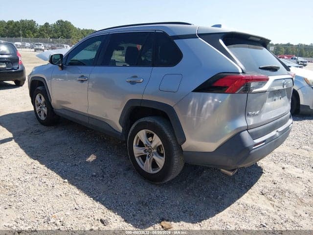 2019 TOYOTA RAV4 XLE 3